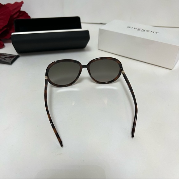 Givenchy 61mm Gradient Round Sunglasses In Dark Havana & Brown Gradient -Reemoly - Picture 8 of 16